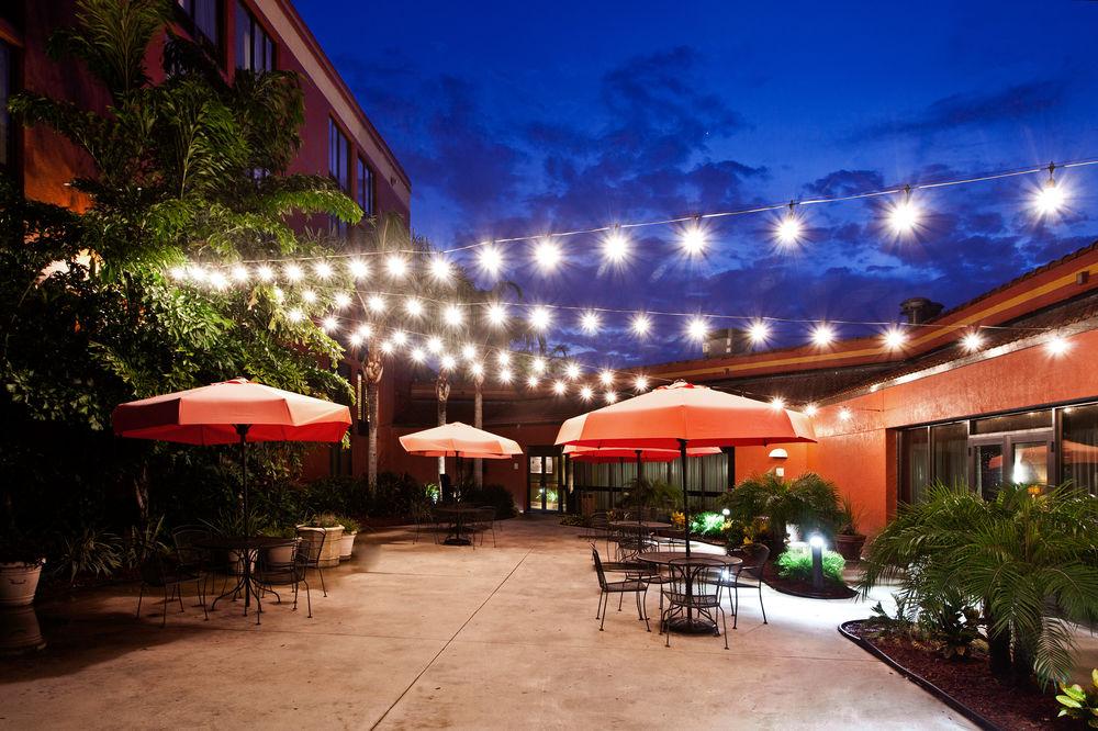 Doubletree By Hilton Fort Myers At Bell Tower Shops Kültér fotó