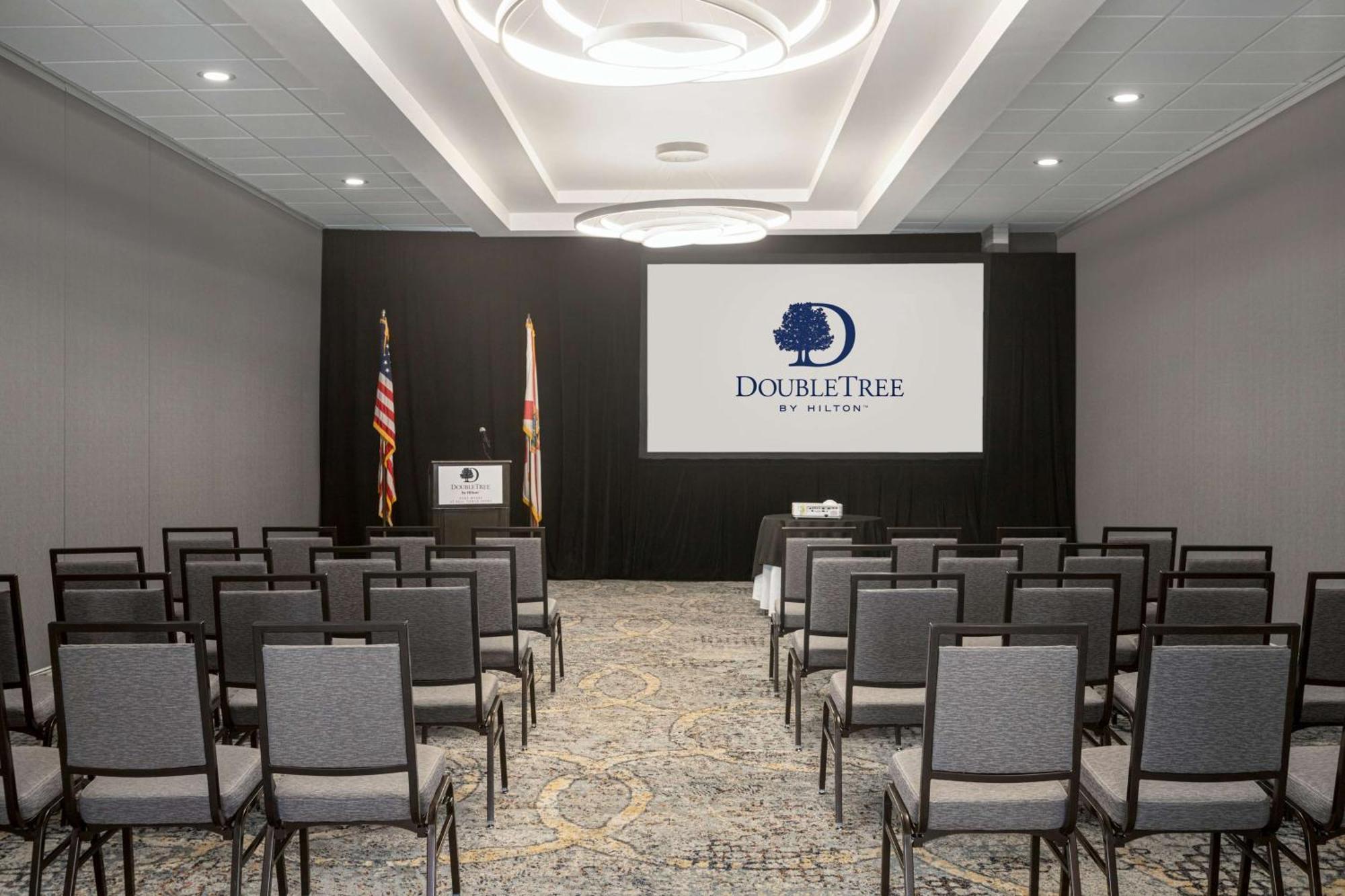 Doubletree By Hilton Fort Myers At Bell Tower Shops Kültér fotó