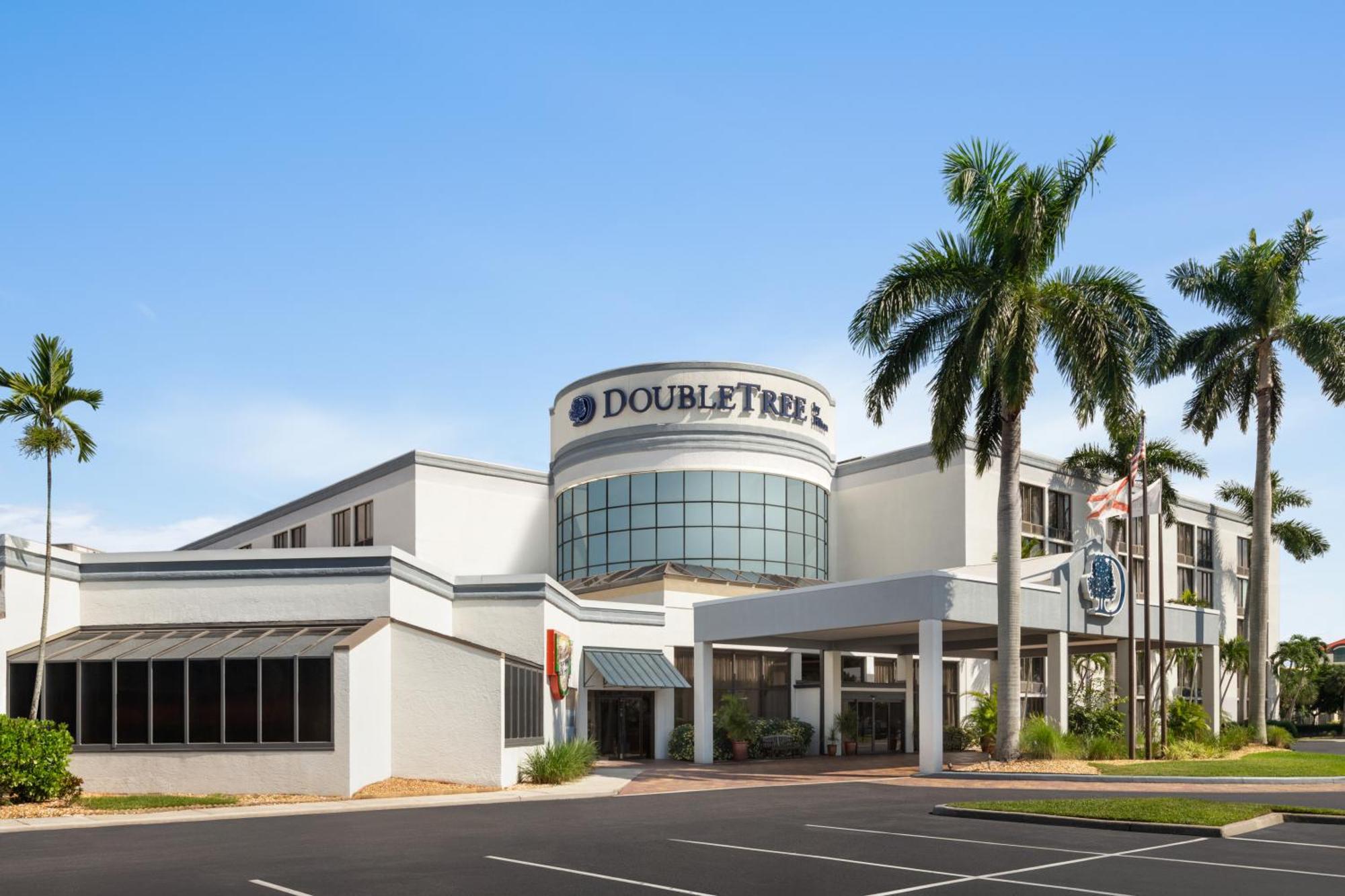 Doubletree By Hilton Fort Myers At Bell Tower Shops Kültér fotó