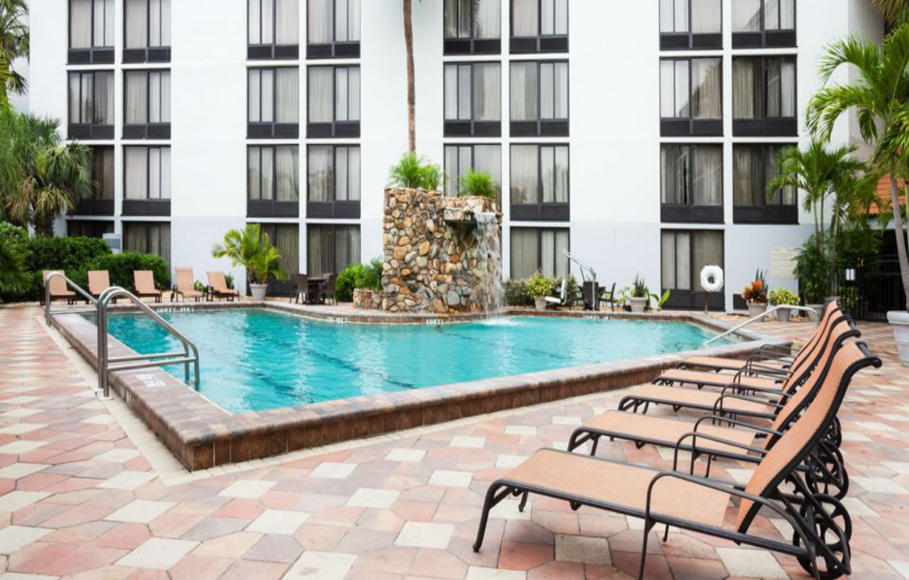 Doubletree By Hilton Fort Myers At Bell Tower Shops Kültér fotó